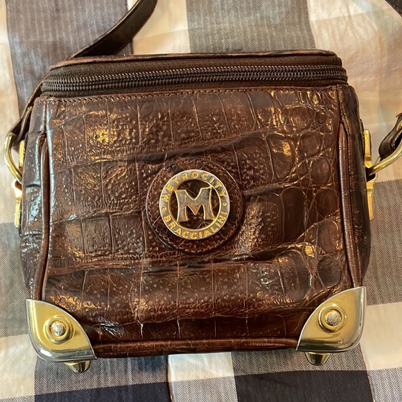 Metrocity Leather Purse - Picture 2 of 5